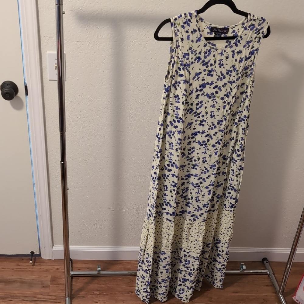 1980s JG HOOK Dress pale Naples yellow w/ lavender & blue flower print